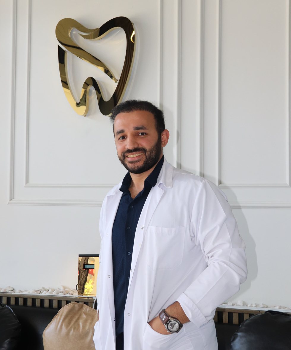 Dr. Levent Akkoyun, dentist at İ-Klinik Marina